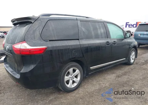2019 Toyota Sienna Le 8 Passenger z USA, uszkodzony, nr VIN 5TDKZ3DC4KS018893